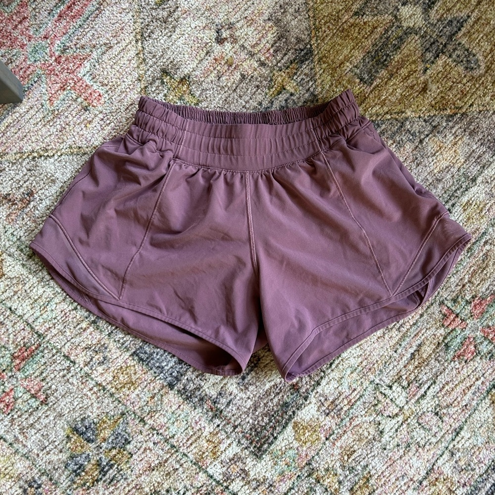 Lululemon Hotty Hot Shorts Size 4 Low Rise